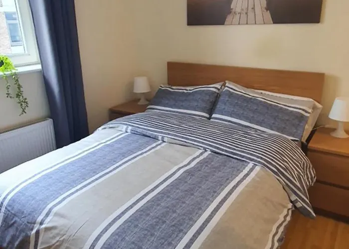 Double Room&Private Bath Near The Square Mile